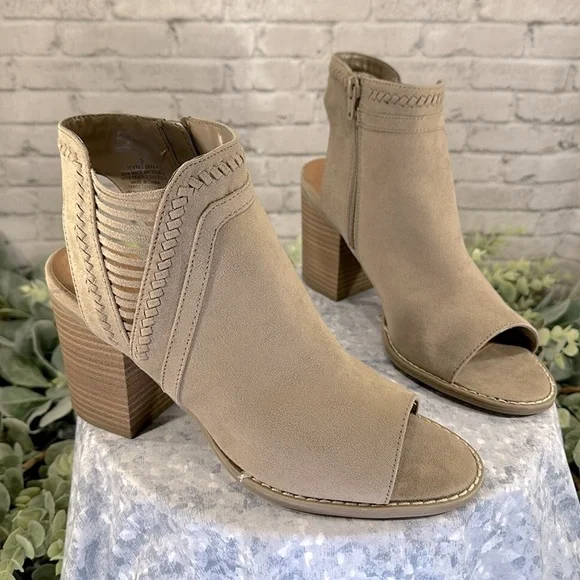 Universal Thread “Jazlyn” Whipstitch Open-Toe Faux Suede Zip Heels WMS 9M✨NWOT - Picture 10 of 10